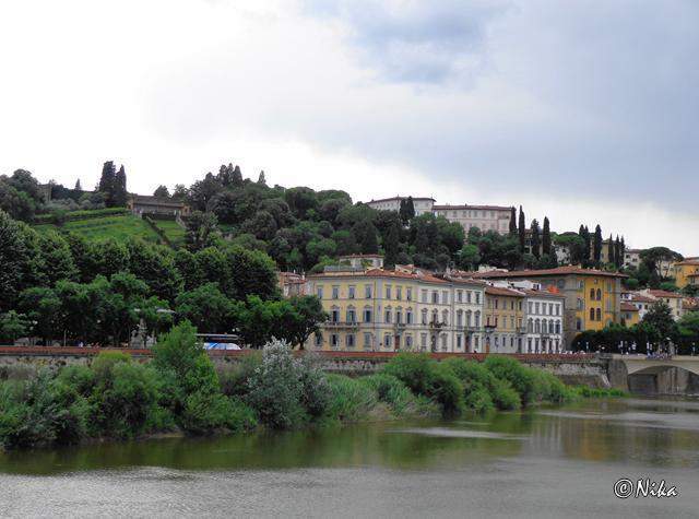 DSC02595LungarnoSerristori [640x480]