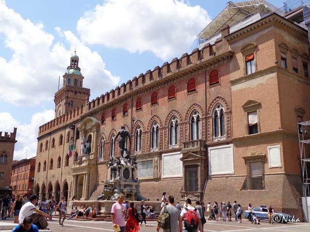 DSC02680Palazzo D’Accursiof [640x480]