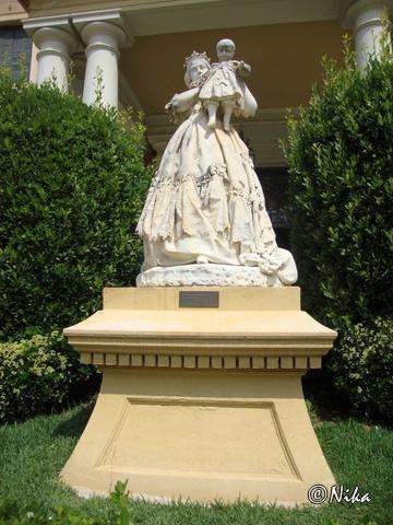 DSC03335  Palau Pedralbes_Isabel II.JPG