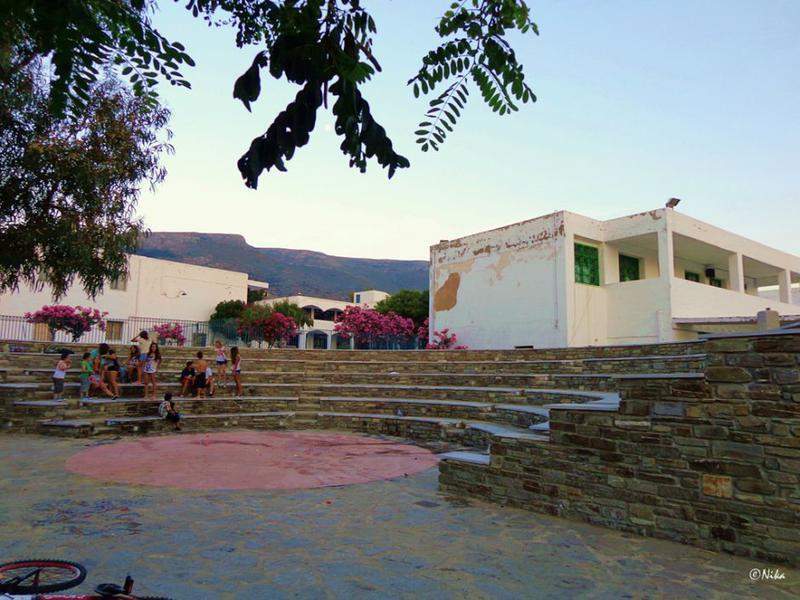 DSC04159Parikia TeatroaoArLivre