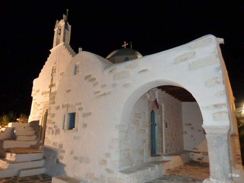 DSC04196Parikia_IgrejaAgiosKonstantinos.JPG