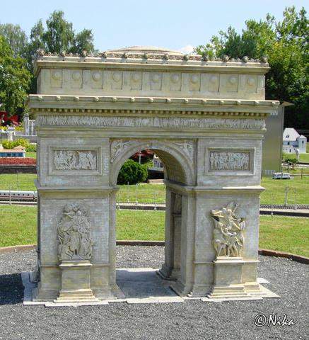 DSC04716 Arco do Triumfo (Paris) - Minimundus - Klagenfurt.JPG