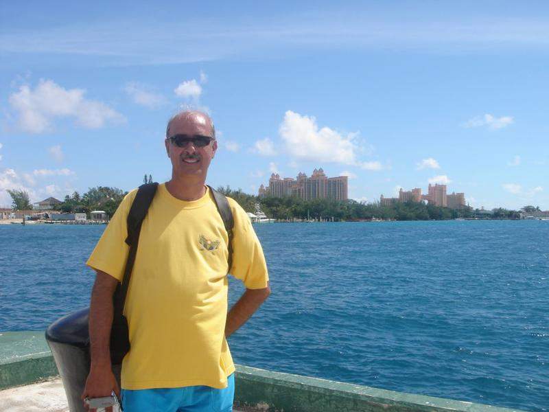 Em Nassau com parque Atlantis ao fundo