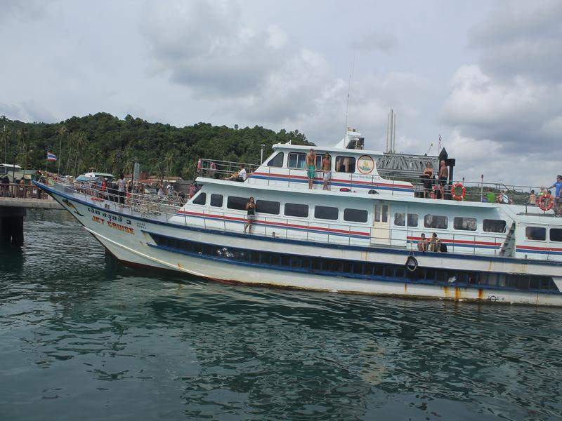 Ferry nas Phi Phi
