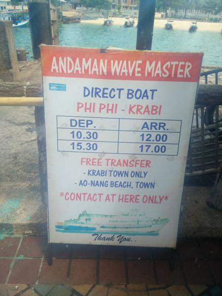 Ferry timetable em Phi Phi