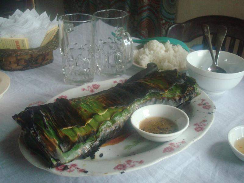 Hoi An Peixe grelhado na folha de Bananeira