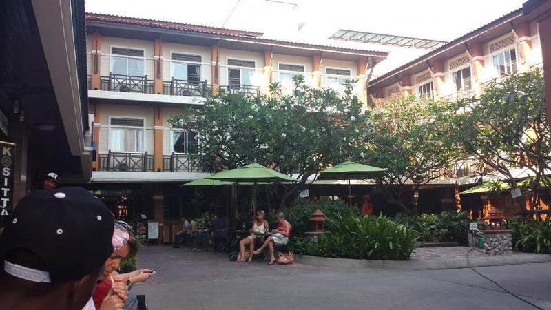 hotel Rambuttri Village Inn