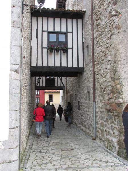 Llanes