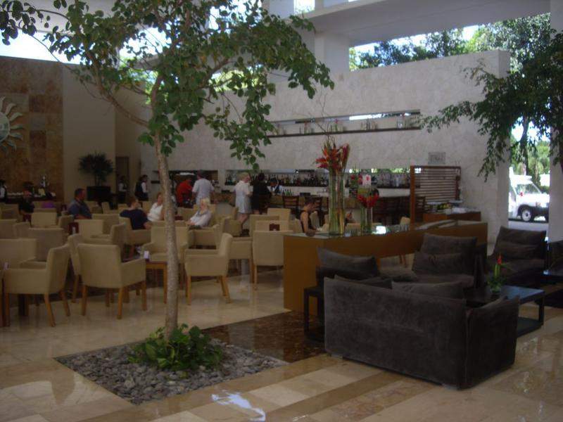 LobbyX2.JPG
