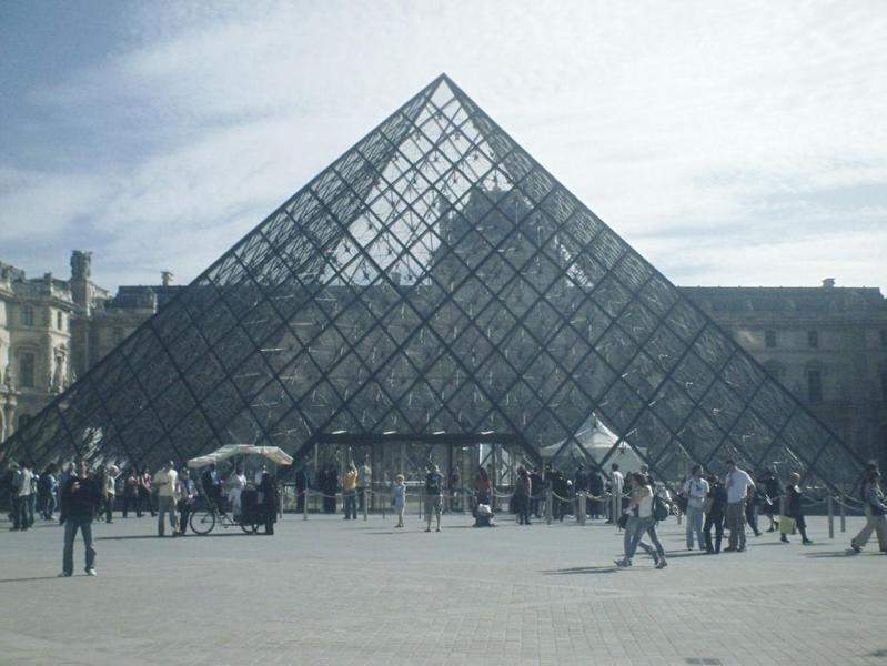 louvre.JPG