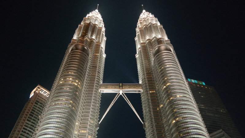 Malásia | Kuala Lumpur | Petronas by night