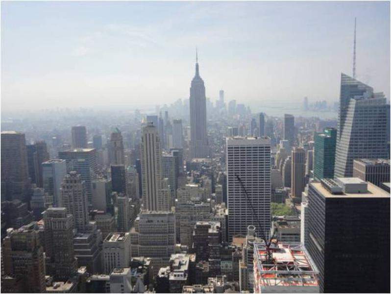 O Empire State Building impõe-se na paisagem que se vê a partir do Top of the Rock