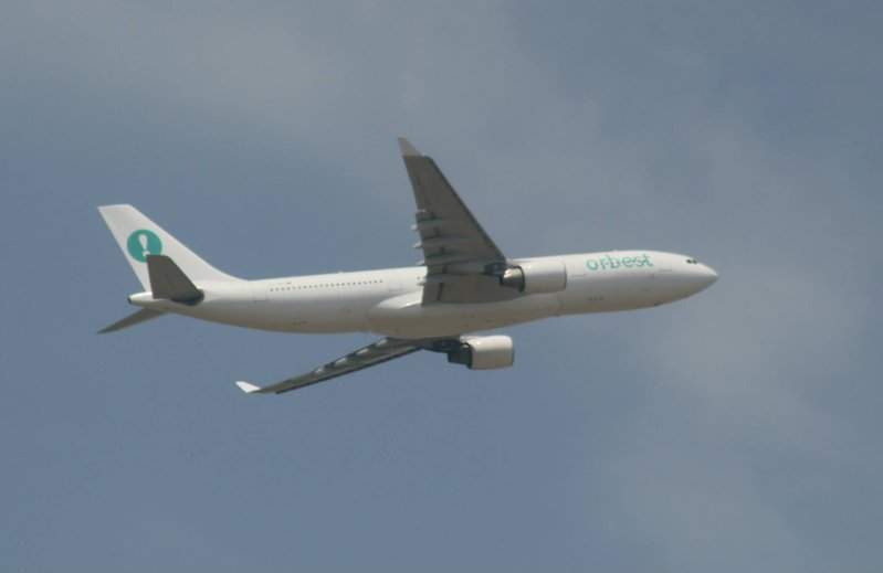 ORBEST AIRBUS A330-200 CS-TRX