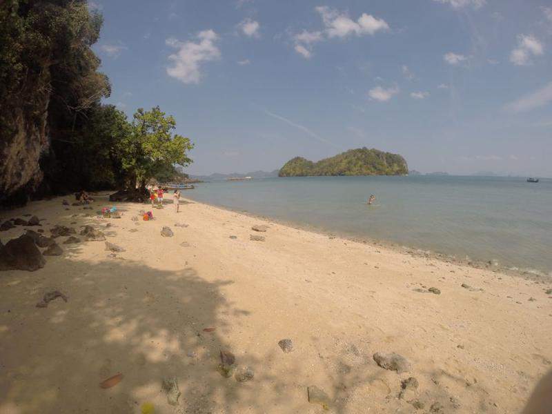 Pakbia Island (Hong Island)