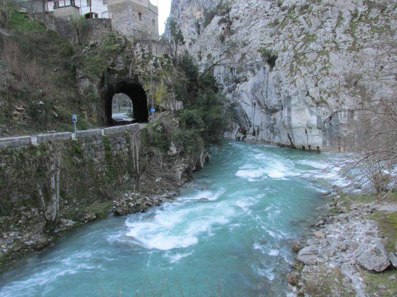 Pancebos - localidade de onde sai o funicular para Bulnes