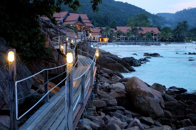 Passadiço para Redang Reef Resort e Redang Laguna ao fundo