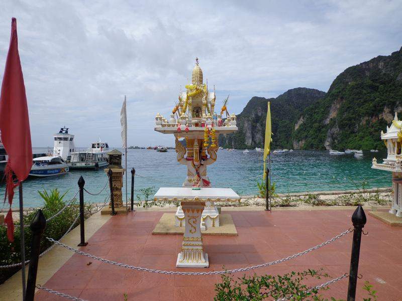 Pequeno templo nas Phi Phi