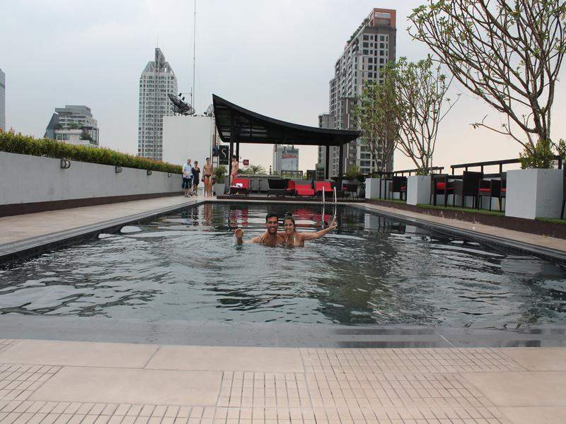 Piscina do Furama Silom Hotel