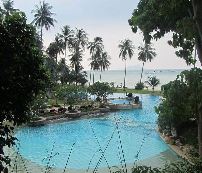 Piscina e Praia - Phiphi island vilage