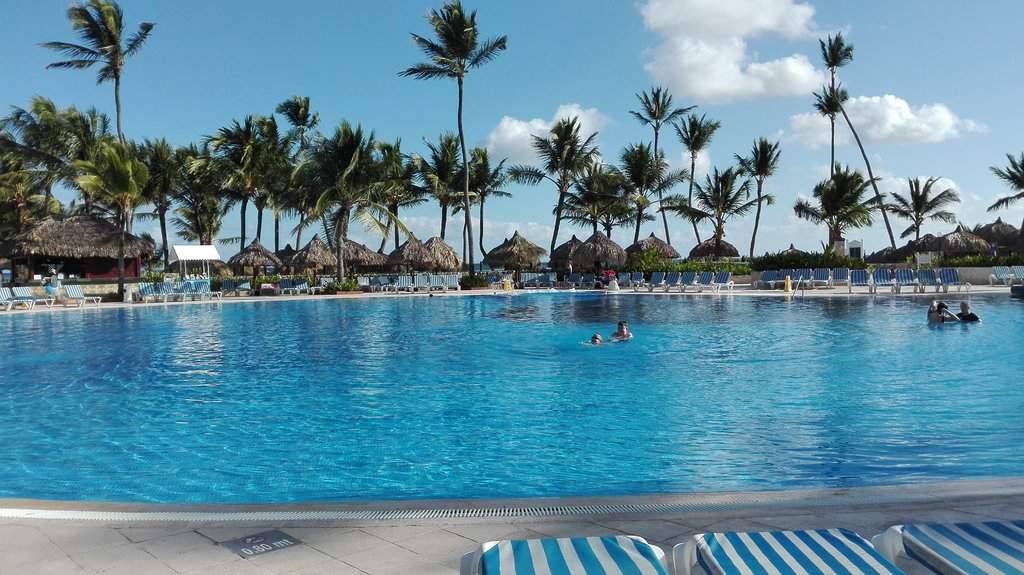 Piscina junto à praia