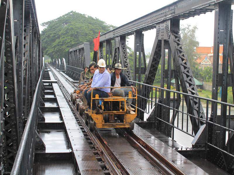 Ponte sobre o rio Kwai