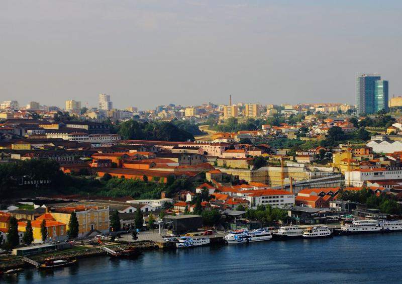TOUR PORTO 1 084