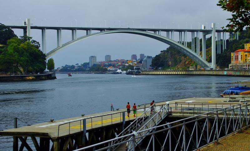 TOUR PORTO 1 827
