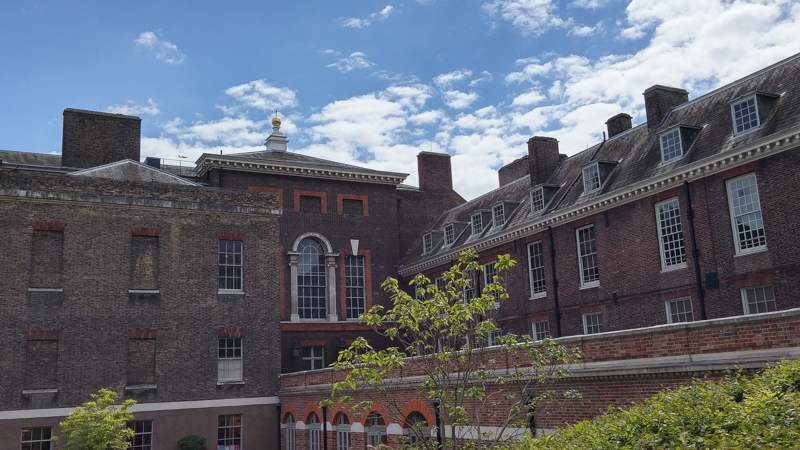 UK (10)