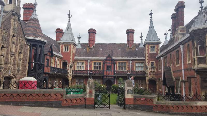 UK (113)