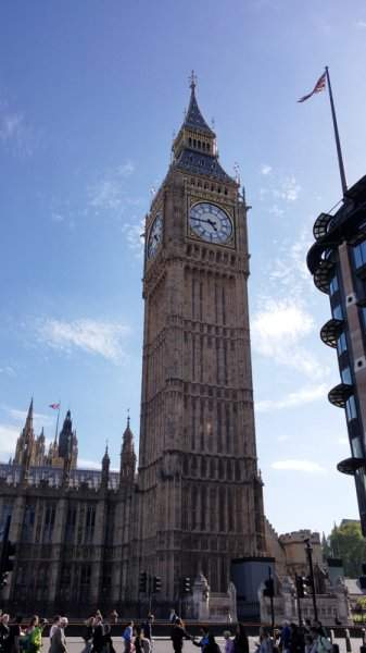 UK (40)
