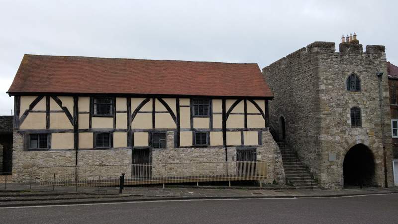 UK (77)
