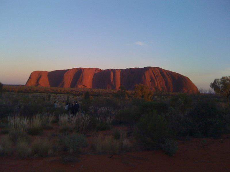 Uluru ao amanhecer