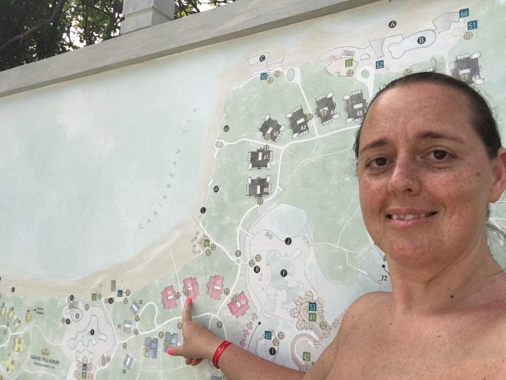 Villa onde fiquei... passadiço para a praia mesmo ao lado