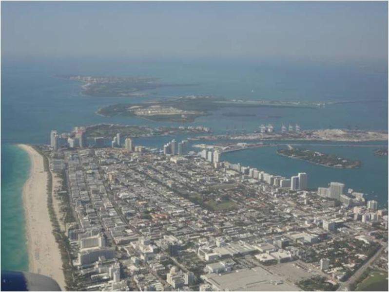 Vista de South Beach em Miami a partir do avião