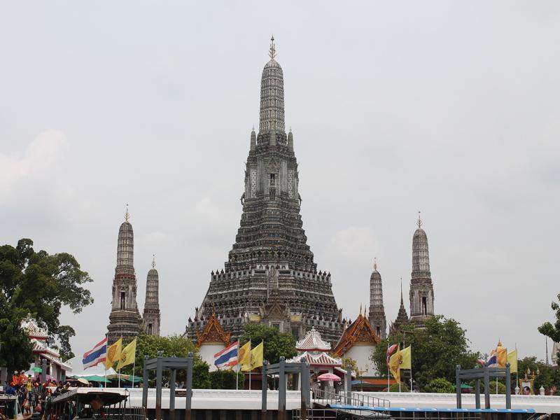Wat Arun visto do rio